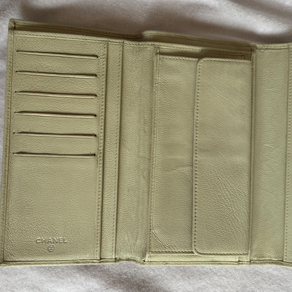 Auth, Chanel Leather off white Long Wallet - Good used condition - Picture 2 of 14
